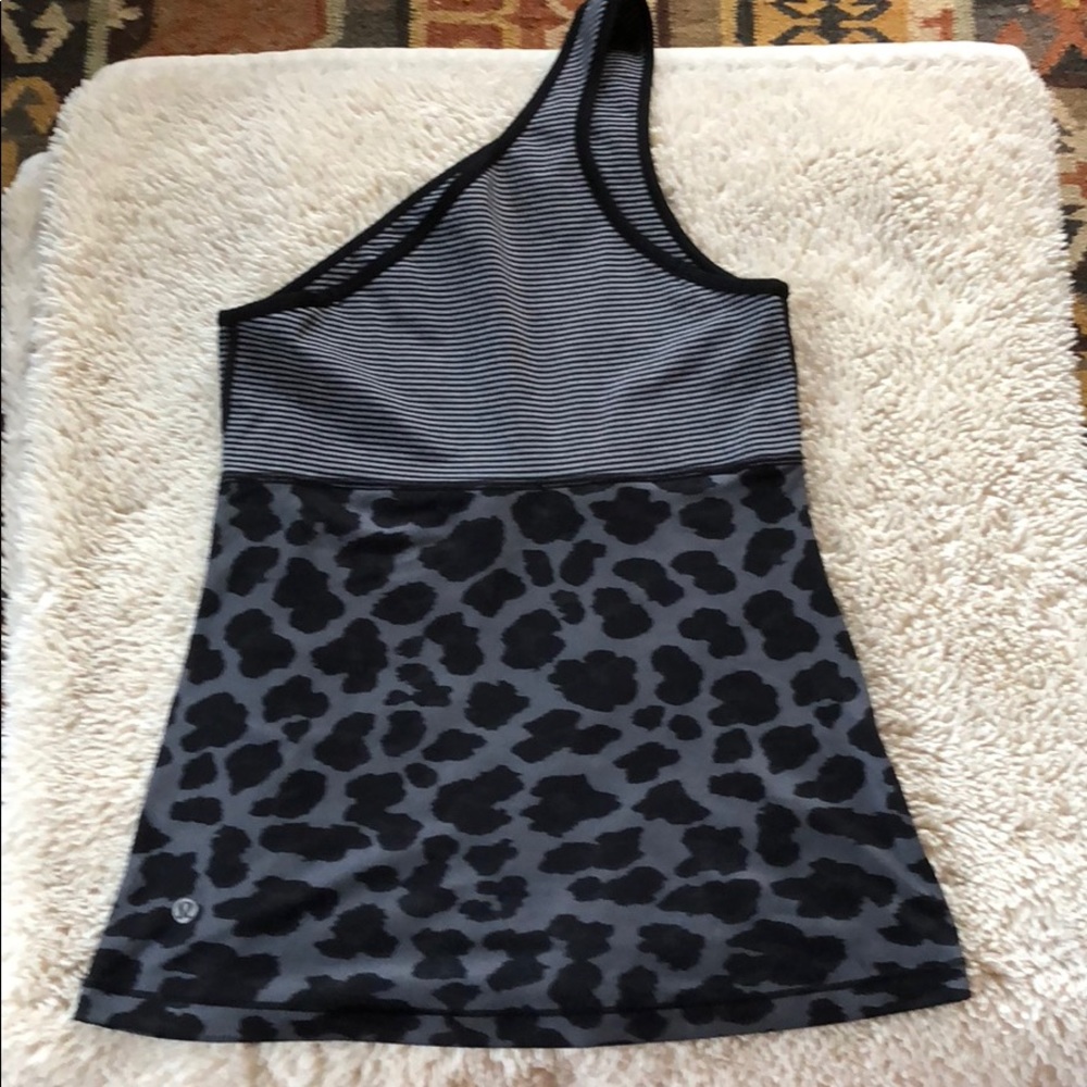 Lululemon one shoulder tak